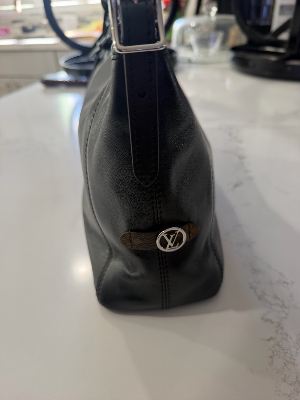 Louis Vuitton Black CarryAll East-West Shoulder Bag with Monogram Tag - Picture 4 of 15